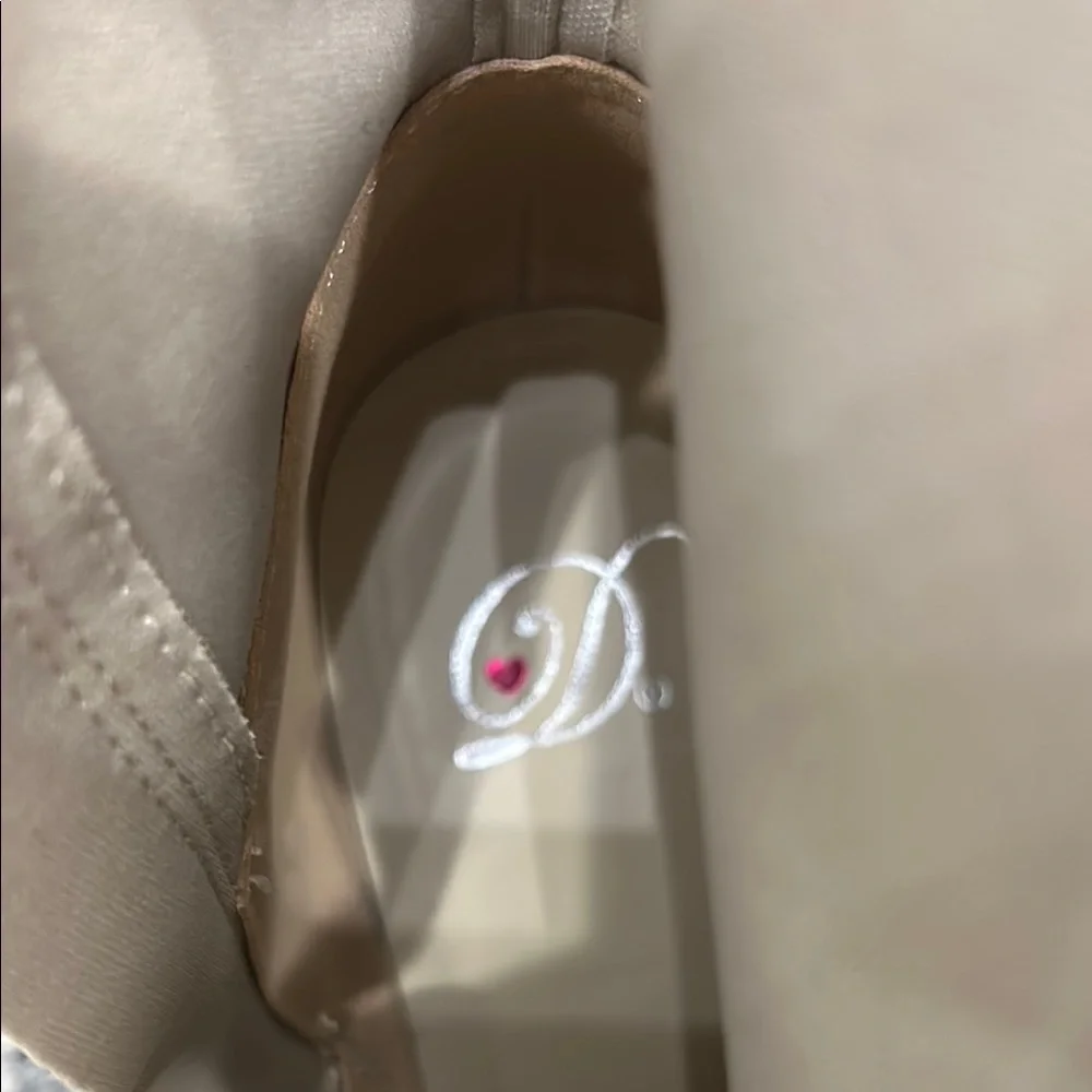 Delicious Cream Ankle Boots with Square Toe and Block Heel - Picture 4 of 4